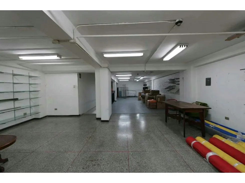 Amplio Local Comercial en la Candelaria 337m2 - 7