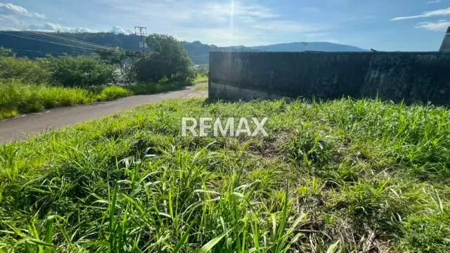 Venta de Terreno Ubicado en *LA ROTARIA * - 4