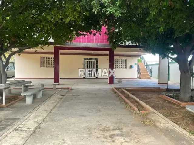 Casa Comercial en Sierra Maestra, Urbanización La Alhambra. En Venta - 12