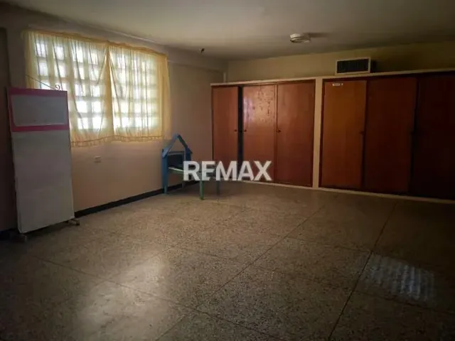 Casa Comercial en Sierra Maestra, Urbanización La Alhambra. En Venta - 8