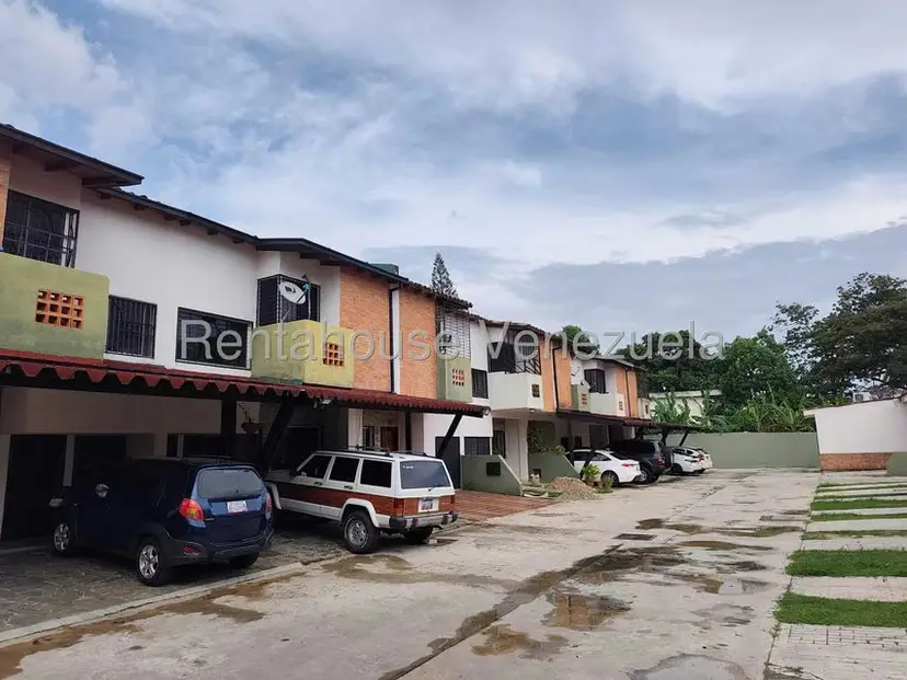 Casa (Duplex) en Venta en Barbula, Carabobo