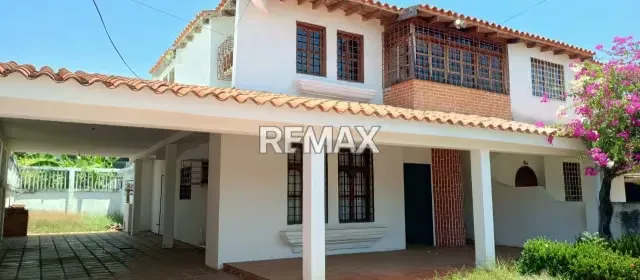 Casa Campo Claro
