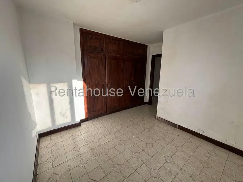 Apartamento (1 Nivel) en Venta en Avenida Bolivar Norte, Carabobo - 13