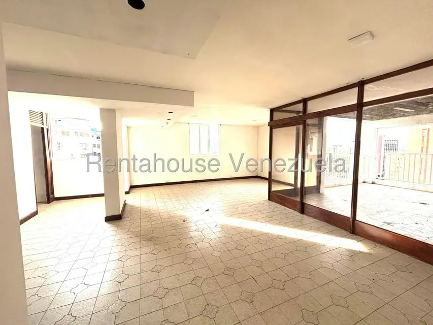 Apartamento (1 Nivel) en Venta en Avenida Bolivar Norte, Carabobo - 5
