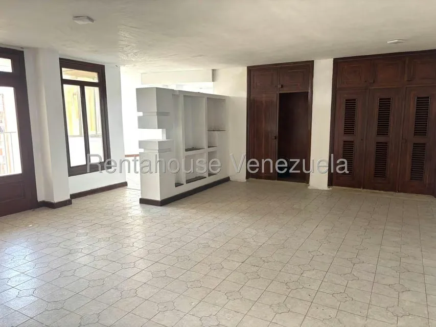 Apartamento (1 Nivel) en Venta en Avenida Bolivar Norte, Carabobo - 7