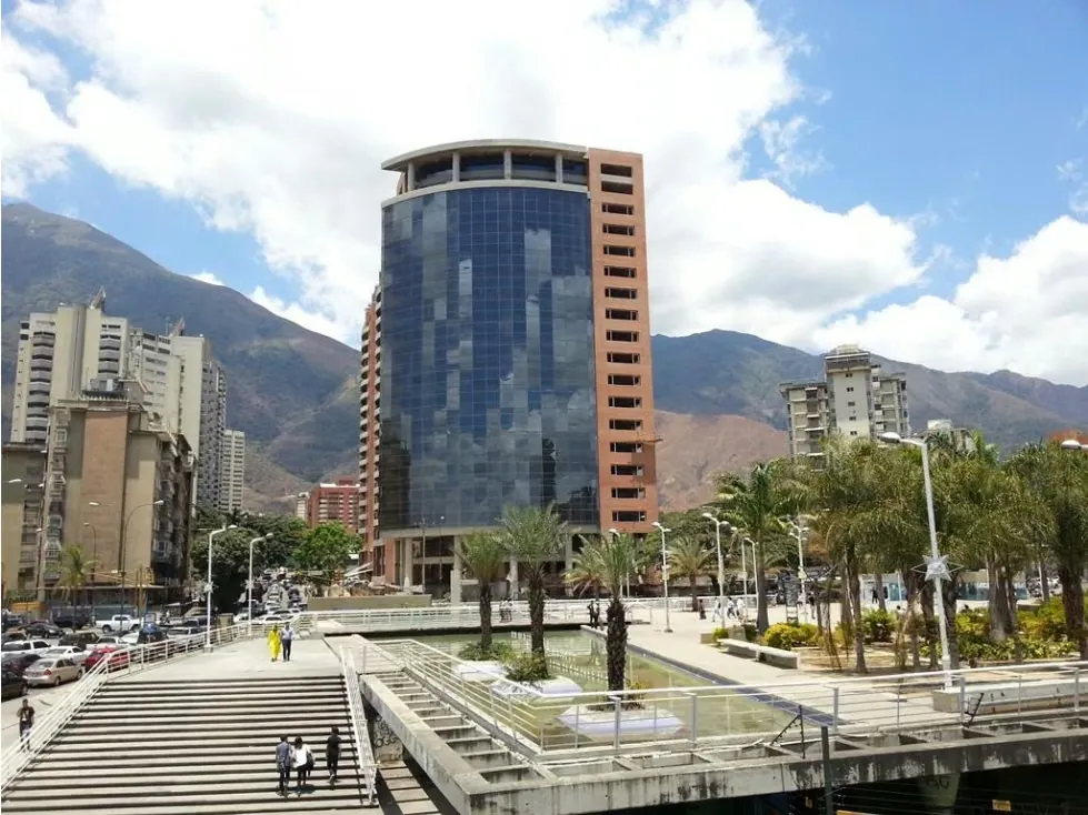 Se vende oficina 84 mts2 Los Dos Caminos