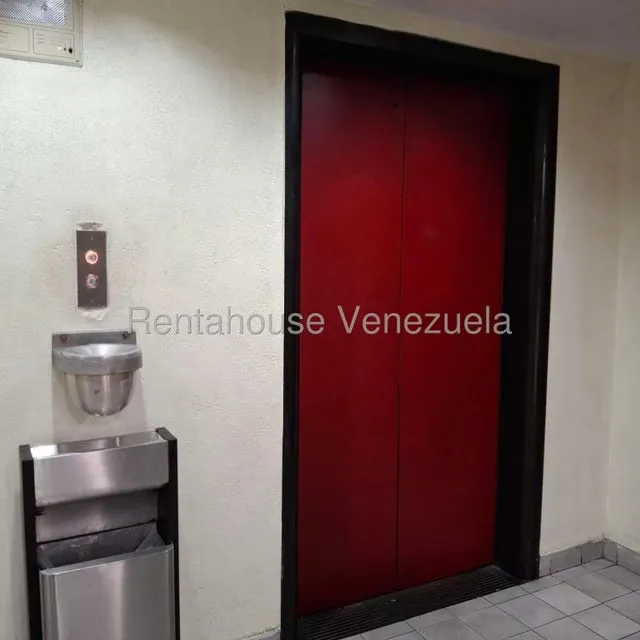 Oficina en Alquiler en Parroquia Catedral, Distrito Metropolitano - 35