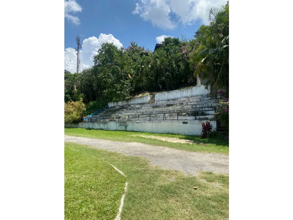 Vendo terreno 15.000m2 La Guairita 6201 - 13