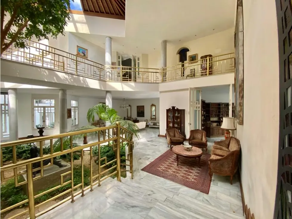 Se vende Casa 1400m² 5h+s/ 5b+s/ 10e La Floresta - 10