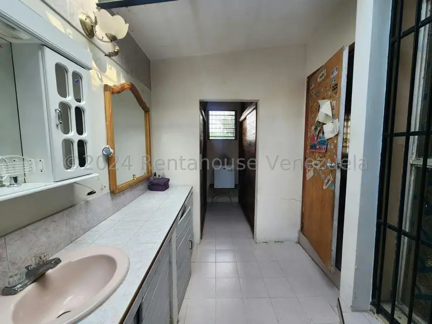 Casa (Multipes Niveles) en Venta en Parroquia Juan de Villegas, Lara - 27