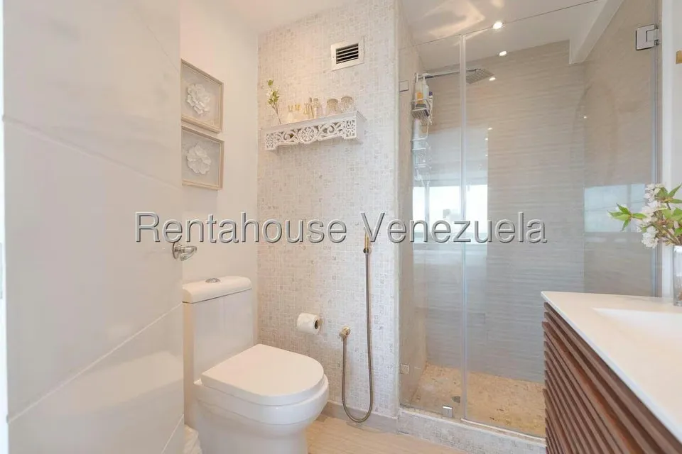 Apartamento (1 Nivel) en Venta en La Lagunita Country Club, Distrito Metropolitano - 12