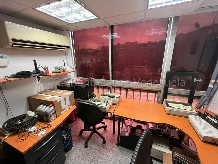 Oficina en Venta en Los Chaguaramos, Distrito Metropolitano - 17