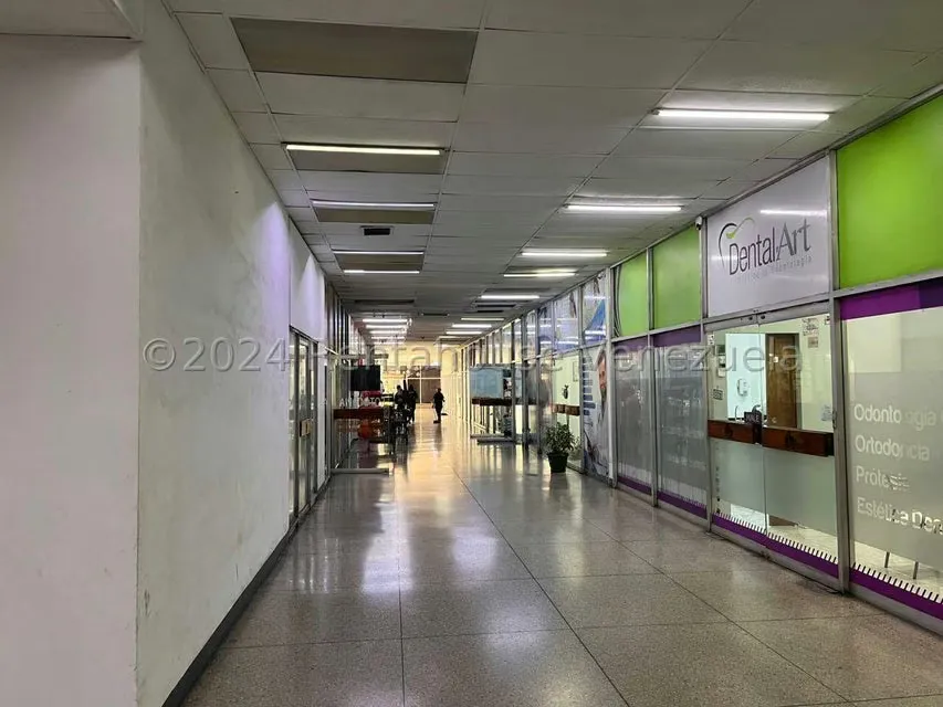 Oficina en Venta en Los Chaguaramos, Distrito Metropolitano - 24