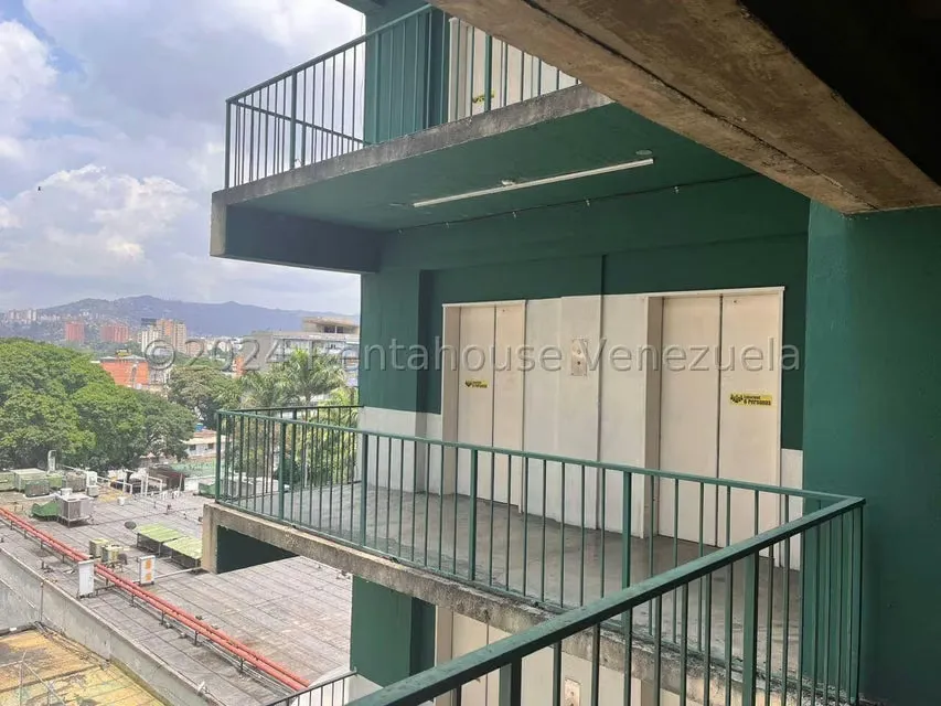 Oficina en Venta en Los Chaguaramos, Distrito Metropolitano - 35