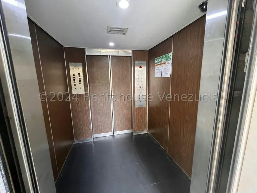 Oficina en Venta en Los Chaguaramos, Distrito Metropolitano - 36