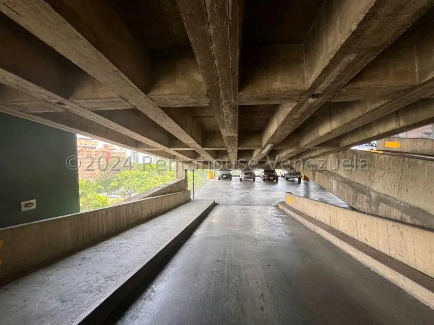 Oficina en Venta en Los Chaguaramos, Distrito Metropolitano - 37