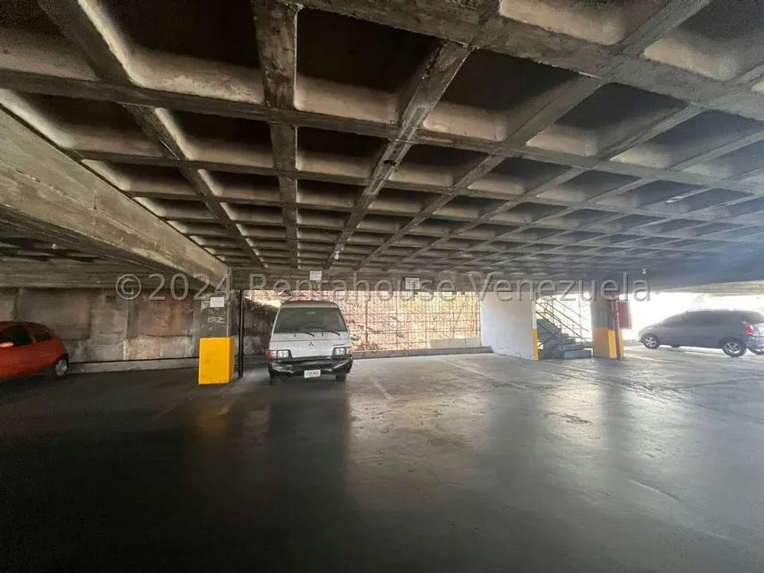 Oficina en Venta en Los Chaguaramos, Distrito Metropolitano - 38