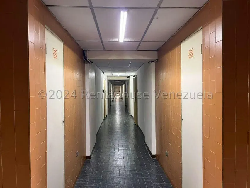 Oficina en Venta en Los Chaguaramos, Distrito Metropolitano - 5