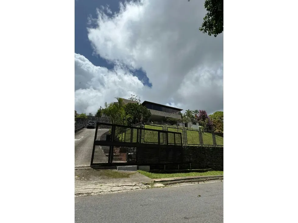 Venta Casa La Lagunita, El Hatillo 158271AB 2000m2/7H+2HS/5,1/2B/6PE