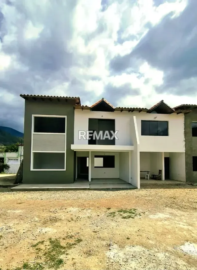 Townhouse en Venta - 13