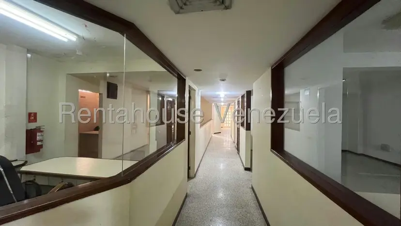 Comercial (Oficina) en Alquiler en Las Mercedes, Zulia
