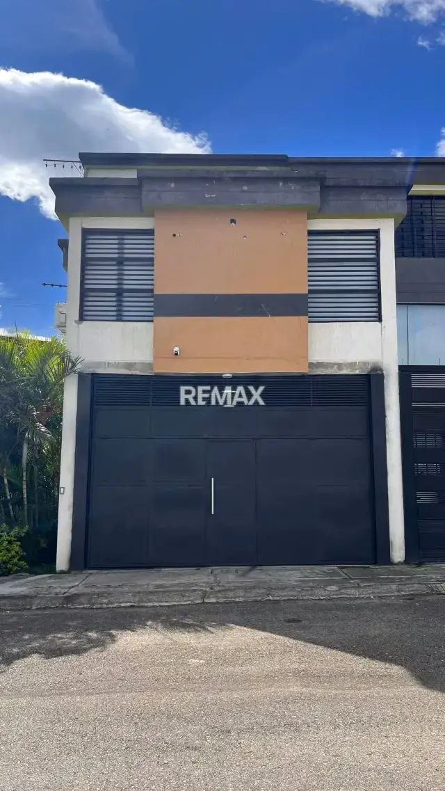 TOWN HOUSE MINIMALISTA|SEMIEQUIPADO en venta
