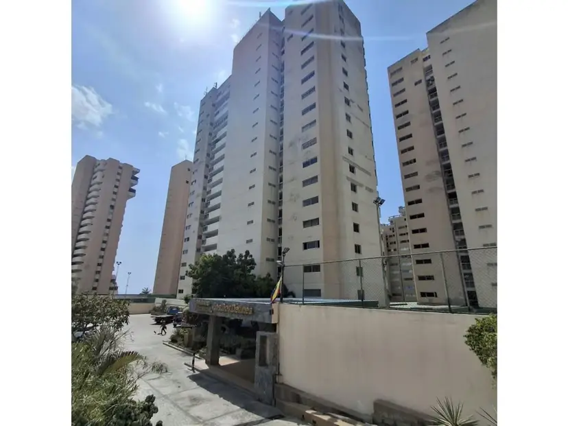 EM-Venta de apartamento en Playa Grande 2H/2B/1P