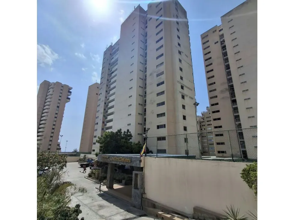 EM-Venta de apartamento en Playa Grande 2H/2B/1P
