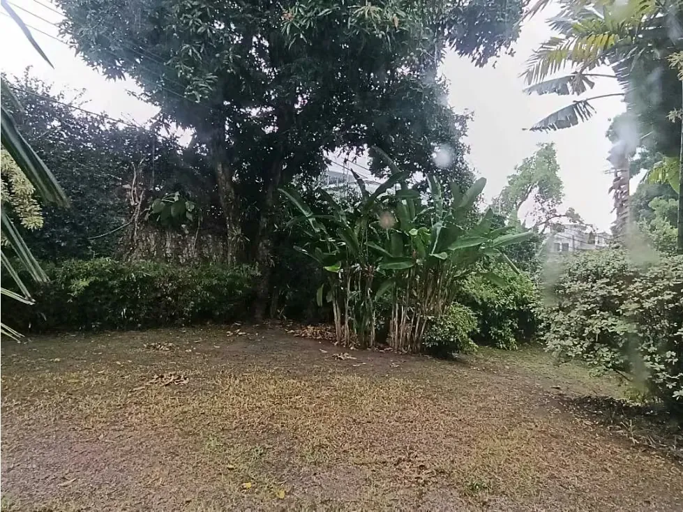 Vendo casa c/ jardin 510m2 Alta Florida 2528 - 21