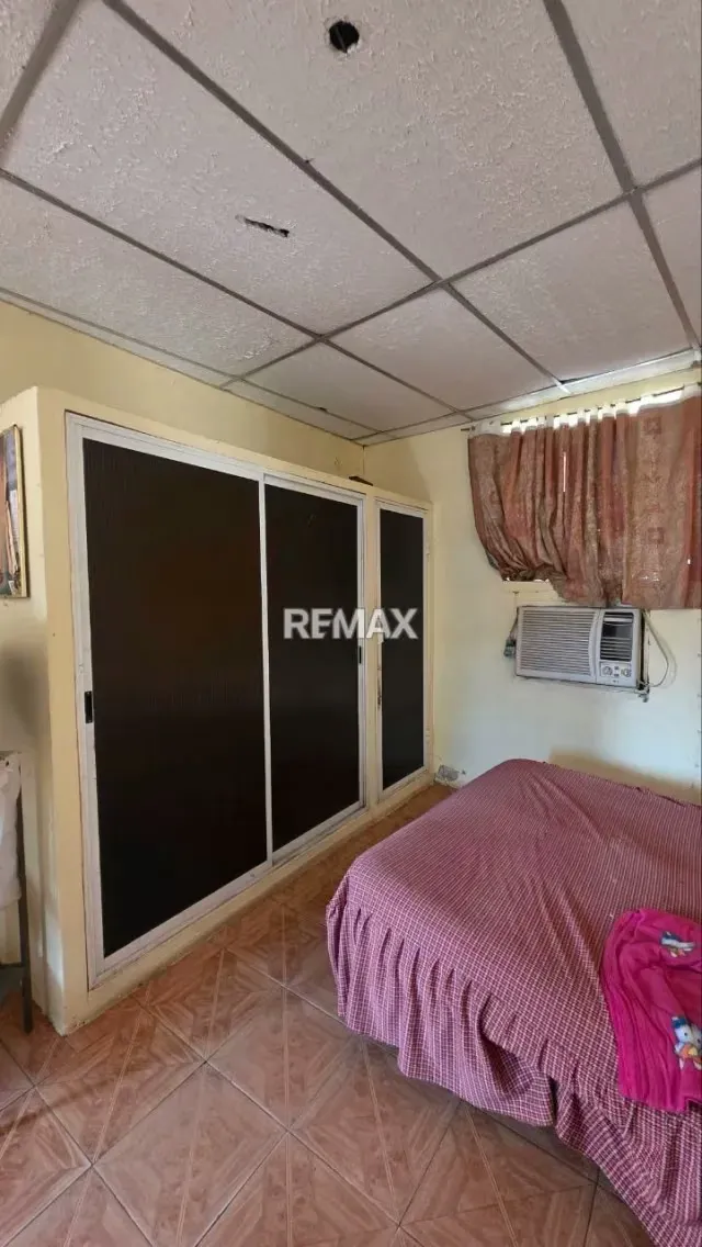 CASA CON LOCALES COMERCIALES EN URBANIZACIÓN LA VICTORIA TERCERA ETAPA ZONA OESTE MARACAIBO - 4