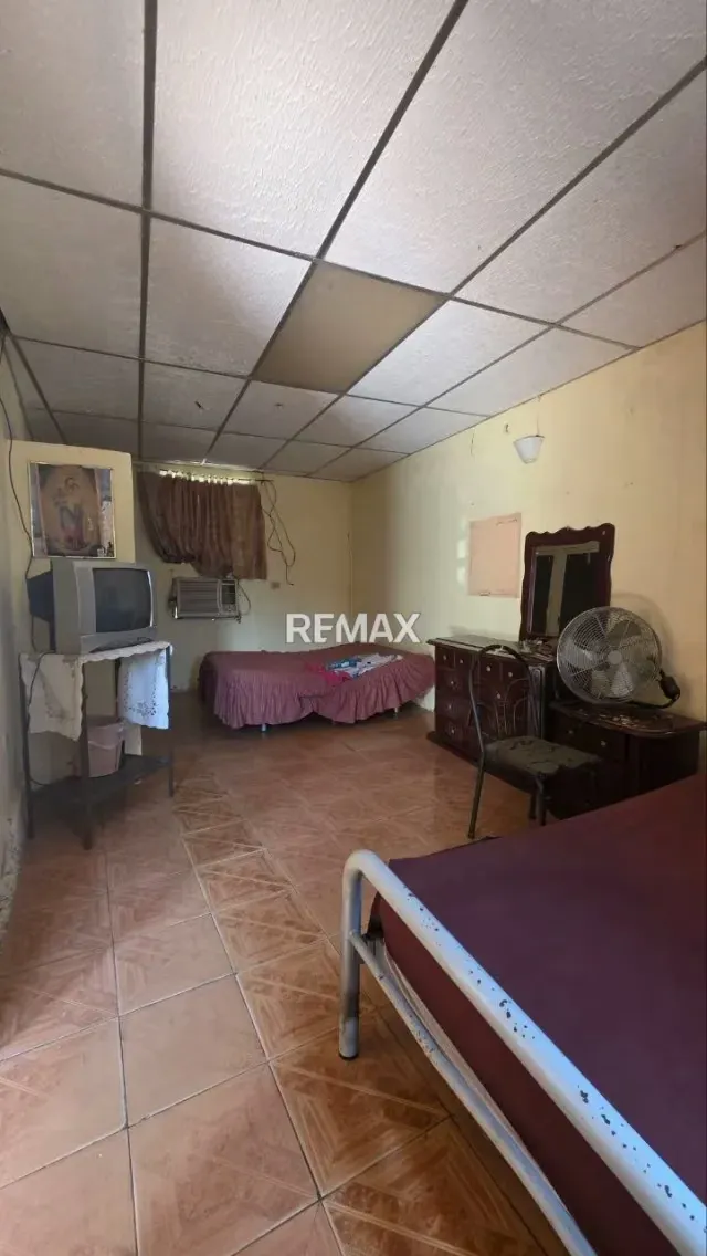 CASA CON LOCALES COMERCIALES EN URBANIZACIÓN LA VICTORIA TERCERA ETAPA ZONA OESTE MARACAIBO - 5