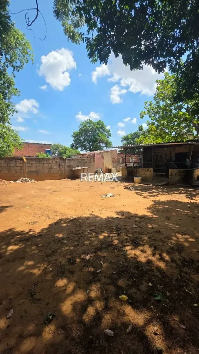 CASA CON LOCALES COMERCIALES EN URBANIZACIÓN LA VICTORIA TERCERA ETAPA ZONA OESTE MARACAIBO - 7