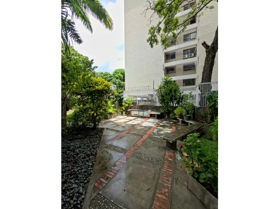 APARTAMENTO EN ALQUILER 240 M2 - URB SAN ROMAN - 2