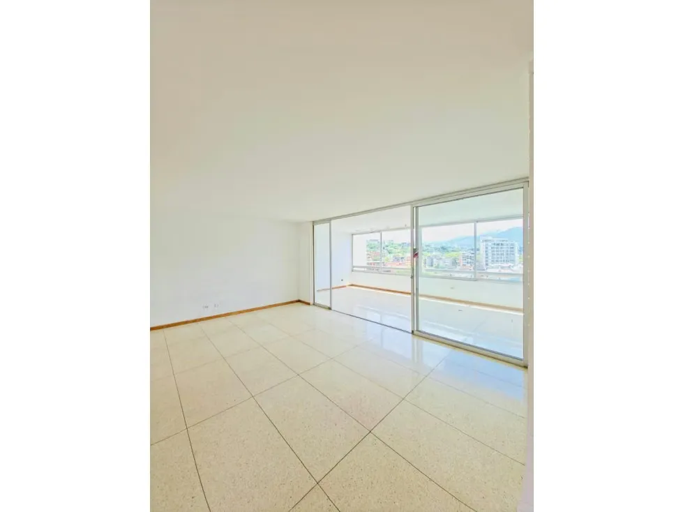 APARTAMENTO EN ALQUILER 240 M2 - URB SAN ROMAN - 4