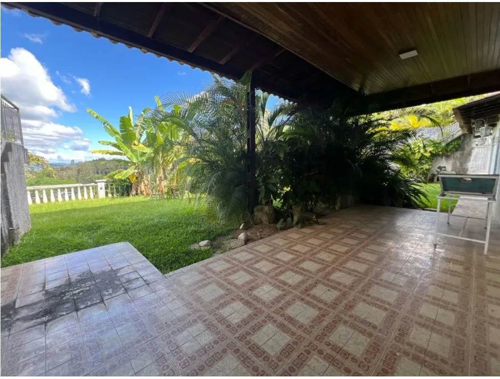 Vendo casa 700m2 La Lagunita 5564 - 5