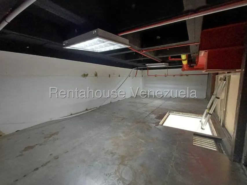 Local Comercial en Alquiler en Los Samanes, Distrito Metropolitano - 11