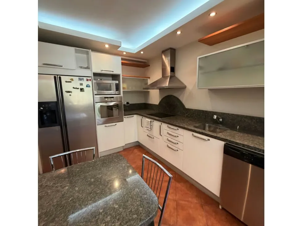 Se vende apartamento 94m2 Los Chorros 6724 - 8