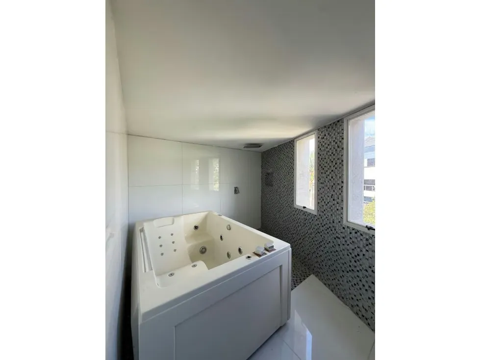 Se vende apartamento en Los Naranjos de Las Mercedes - 2