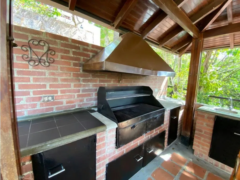 Vendo casa 900m2 12h/13b/4p Cerro Verde 3809 - 20