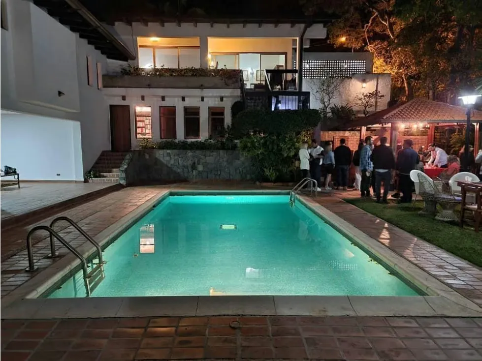 Vendo casa 900m2 12h/13b/4p Cerro Verde 3809 - 8