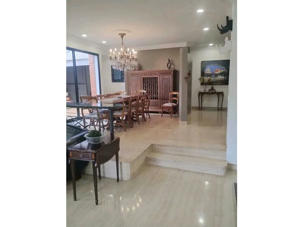Se vende apartamento 526m2 Santa Eduvigis 1880 - 2