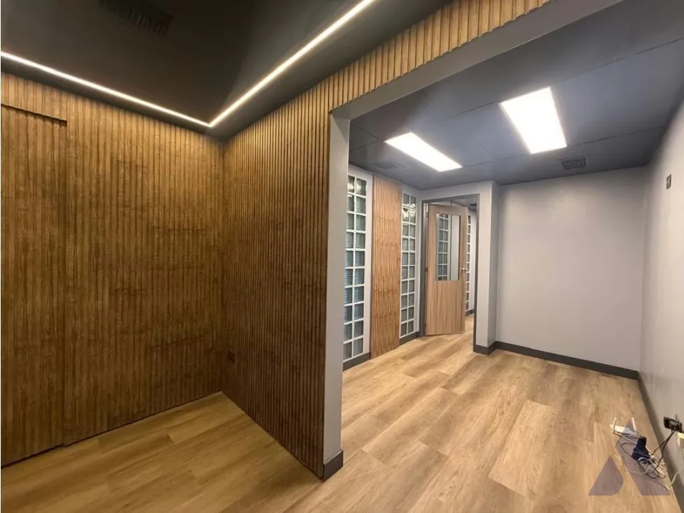 Se alquila oficina 50m2 La Castellana 0003