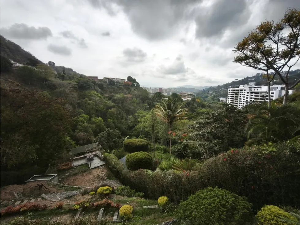 Se vende Th 380m2 Colinas de Tamanaco 2823 - 23