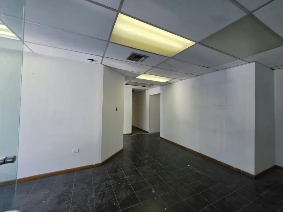 Se alquila Oficina 550m² Los Palos Grandes - 5