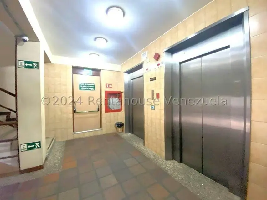Oficina en Venta en Bello Monte, Distrito Metropolitano - 2
