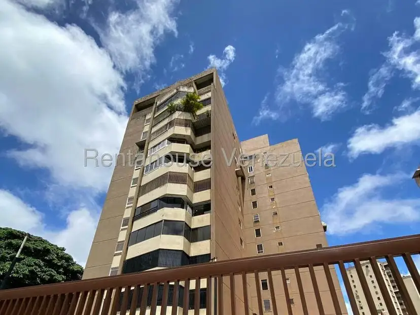 Apartamento (1 Nivel) en Alquiler en Colinas de Bello Monte, Distrito Metropolitano