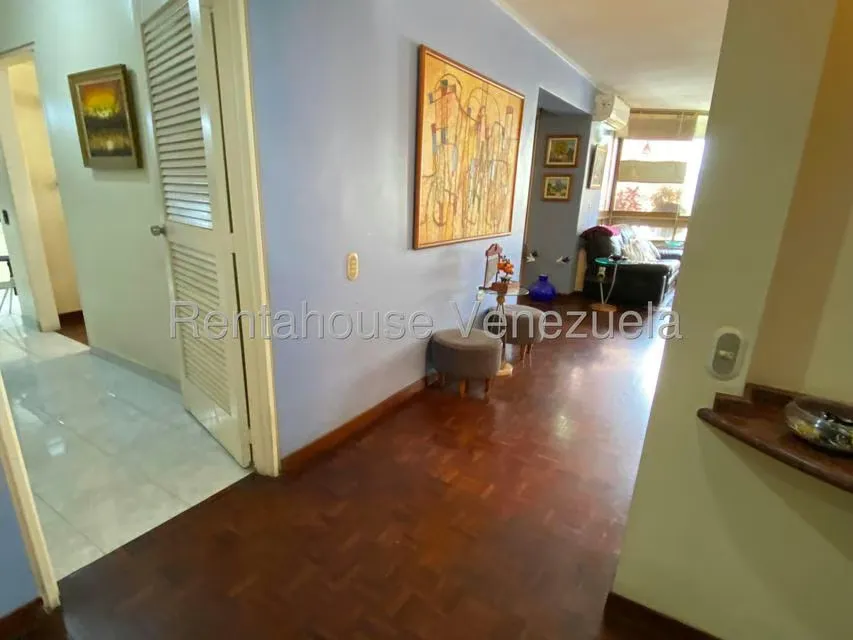 Apartamento (1 Nivel) en Alquiler en Colinas de Bello Monte, Distrito Metropolitano - 17