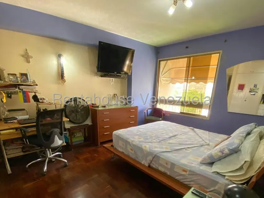 Apartamento (1 Nivel) en Alquiler en Colinas de Bello Monte, Distrito Metropolitano - 25