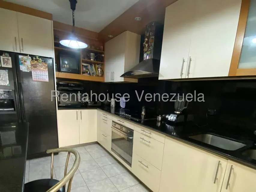 Apartamento (1 Nivel) en Alquiler en Colinas de Bello Monte, Distrito Metropolitano - 34
