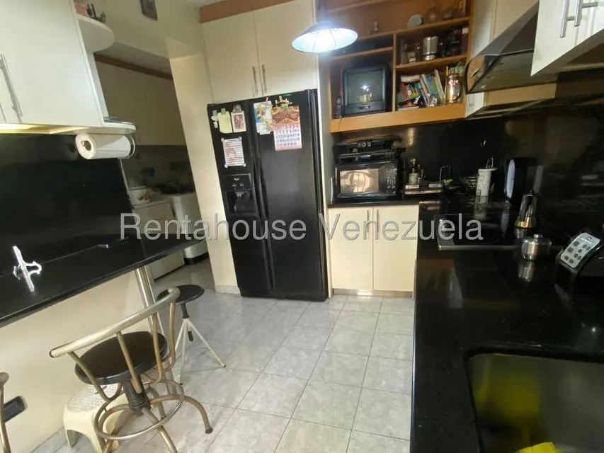 Apartamento (1 Nivel) en Alquiler en Colinas de Bello Monte, Distrito Metropolitano - 36